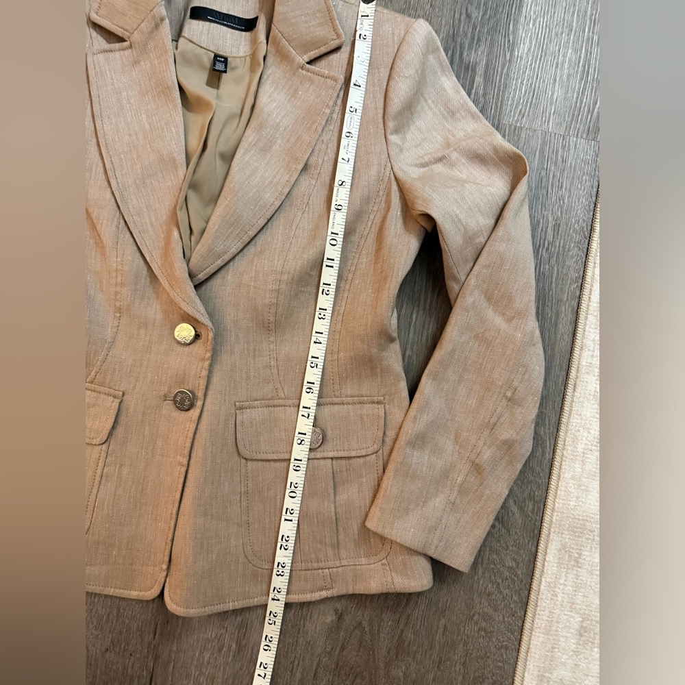 White House Black Market 10P Tan Blazer. Patch pockets excellent condition. - Picture 6 of 14